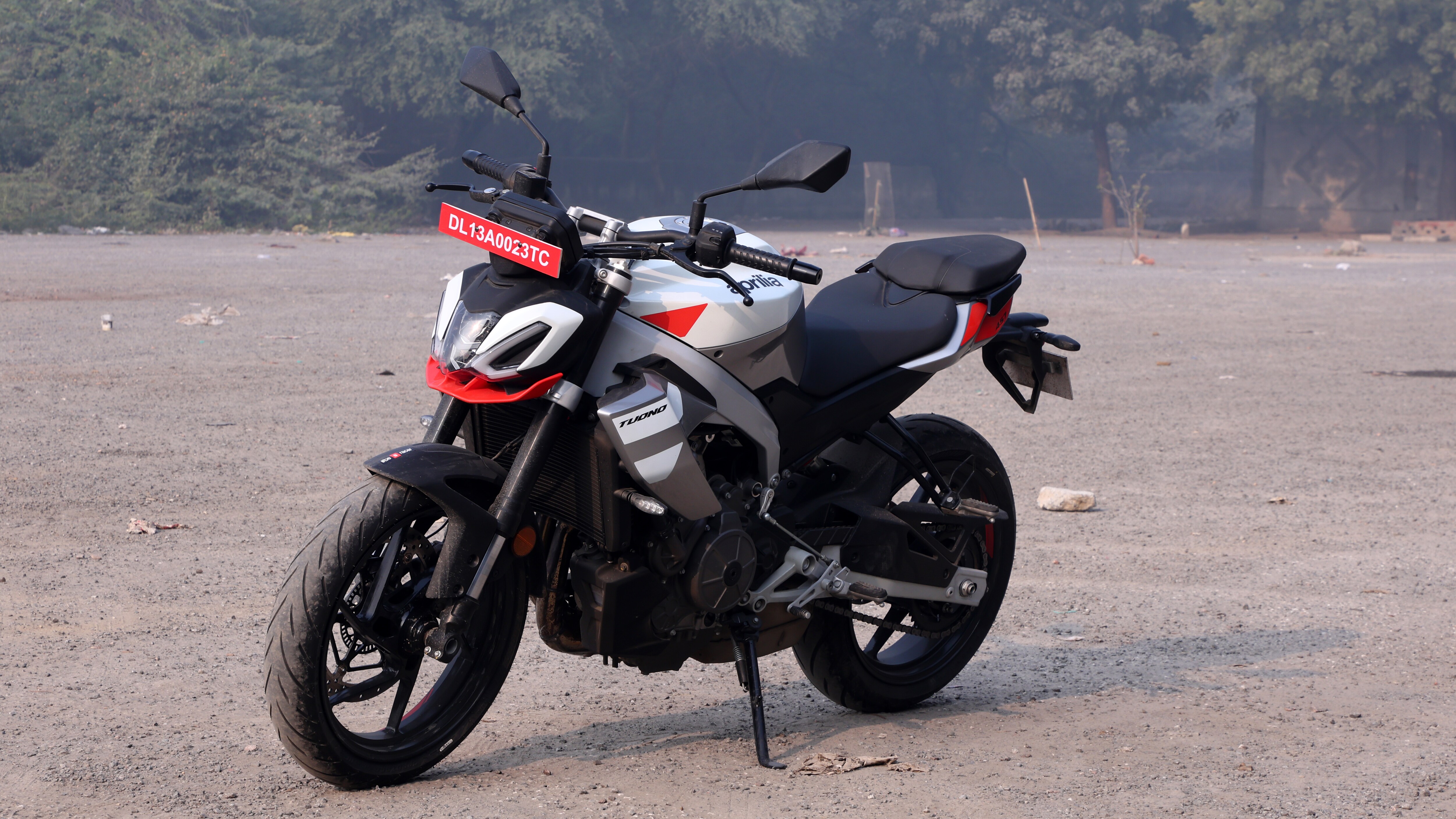Aprilia Tuono 457 shares its engine with the RS 457. Aprilia Tuono 457 shares its engine with the RS 457.