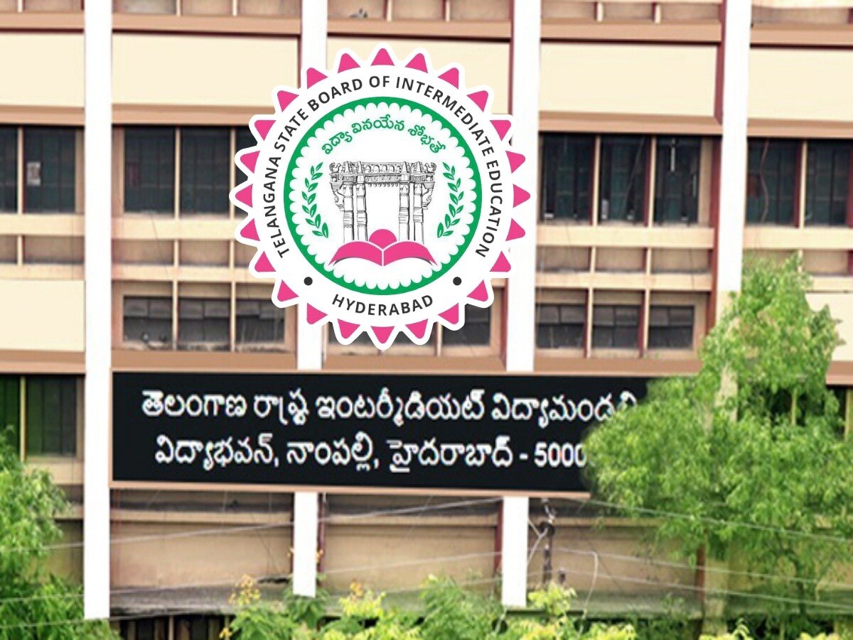 <p>తెలంగాణలోని జూనియర్ కళాశాలల్లో చేరాలనుకునే విద్యార్థులకు రాష్ట్ర ఇంటర్మీడియట్ విద్యారంగం బిగ్ అప్డేట్ ఇచ్చింది. 2026-27 విద్యాసంవత్సరానికి గాను ఇంటర్మీడియట్ ప్రథమ సంవత్సరం (ఫస్టియర్) ప్రవేశాల ప్రక్రియ గడువును ఇంటర్ బోర్డు మరోసారి పొడిగించింది. ఇప్పటివరకు అడ్మిషన్లు పొందలేకపోయిన విద్యార్థులను దృష్టిలో ఉంచుకుని ఈ నిర్ణయం తీసుకున్నారు.</p><p> </p> <p>తెలంగాణలోని జూనియర్ కళాశాలల్లో చేరాలనుకునే విద్యార్థులకు రాష్ట్ర ఇంటర్మీడియట్ విద్యారంగం బిగ్ అప్డేట్ ఇచ్చింది. 2026-27 విద్యాసంవత్సరానికి గాను ఇంటర్మీడియట్ ప్రథమ సంవత్సరం (ఫస్టియర్) ప్రవేశాల ప్రక్రియ గడువును ఇంటర్ బోర్డు మరోసారి పొడిగించింది. ఇప్పటివరకు అడ్మిషన్లు పొందలేకపోయిన విద్యార్థులను దృష్టిలో ఉంచుకుని ఈ నిర్ణయం తీసుకున్నారు.</p><p> </p>