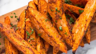Sweet potato wedges: This is the easiest and fastest recipe for all your last-minute parties. All you need are potatoes, egg whites, salt, pepper and cheese. (Instagram/marieguerlain)