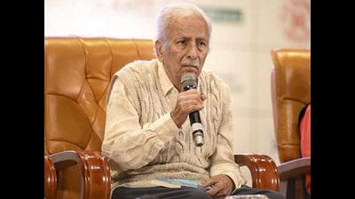 In his daily dealings, Vinod was a person of few words. In the company of the like-minded, he spoke very little. He kept away from literary controversies and ideological battles of the Hindi world. (PTI) In his daily dealings, Vinod was a person of few words. In the company of the like-minded, he spoke very little. He kept away from literary controversies and ideological battles of the Hindi world. (PTI)