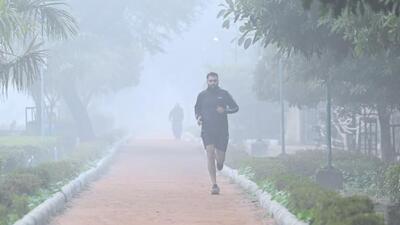 Morning mist and fog engulf the city on Wednesday. (Vipin Kumar/ HT Photo) Morning mist and fog engulf the city on Wednesday. (Vipin Kumar/ HT Photo)