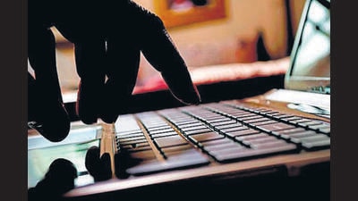 Police say suspect posed as a woman, guided transfers to multiple accounts over six weeks and vanished when withdrawal was attempted. (File photo) Police say suspect posed as a woman, guided transfers to multiple accounts over six weeks and vanished when withdrawal was attempted. (File photo)