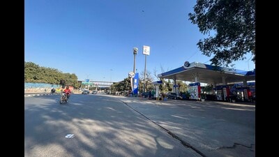 Renovation will cover 33 roads and junctions using CAQM norms, with night sweeping, anti-dust measures and improved intersection design. (HT Archive)