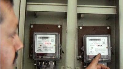 The union also alleged that meter readers are being paid below minimum wages notified by the Punjab Labour Commissioner. (HT Photo) The union also alleged that meter readers are being paid below minimum wages notified by the Punjab Labour Commissioner. (HT Photo)
