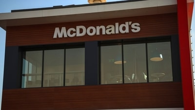 On Christmas Day, several fast food establishments will close, including Chipotle and Chick-fil-A, while chains like McDonald's and Wendy's will operate. (Bloomberg) On Christmas Day, several fast food establishments will close, including Chipotle and Chick-fil-A, while chains like McDonald's and Wendy's will operate. (Bloomberg)