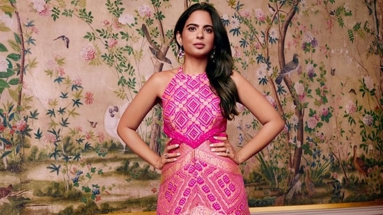 Isha Ambani embraces natural hair and minimal skincare routine. (Instagram)