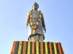 Jharkhand BJP leaders pay tributes to former PM Atal Bihari Vajpayee at Jharkhand assembly on Thursday. (HT Photo)