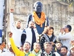 Jharkhand chief minister Hemant Soren on Thursday paid tributes to Nirmal Mahato, who spearheaded the statehood movement. (HT Photo)