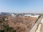 Mumbai real estate top deal: A prime 2.5-acre land parcel in South Mumbai’s Mahalaxmi locality has drawn a record-breaking bid of <span class='webrupee'>₹</span>2,251 crore for a 99-year-long lease by the Railway Land Development Authority (RLDA). (Picture for representational purposes only)
