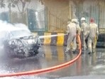 Some passerby noticed the smoke emerging out of the car and informed about it on emergency call no. 112 (HT Photos)
