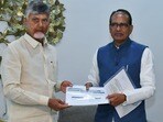 కేంద్ర మంత్రి శివరాజ్ సింగ్ చౌహాన్‌ తో సీఎం చంద్రబాబు