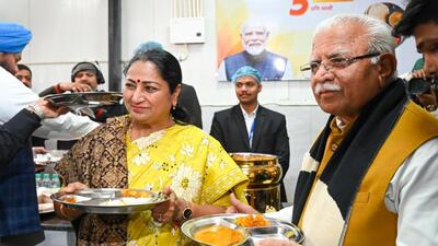 Chief minister Rekha Gupta and Union minister of Housing and Urban Affairs Manohar Lal Khattar during inauguration of Atal Canteen at Apna Bazar Nehru Nagar in Lajpat Nagar on Thursday. (Vipin Kumar/HT PHOTO) Chief minister Rekha Gupta and Union minister of Housing and Urban Affairs Manohar Lal Khattar during inauguration of Atal Canteen at Apna Bazar Nehru Nagar in Lajpat Nagar on Thursday. (Vipin Kumar/HT PHOTO)