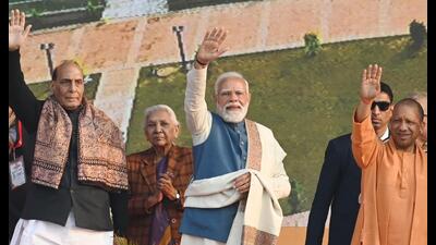 PM Narendra Modi, defence minister Rajnath Singh and UP CM Yogi Adityanath at Prerna Sthal in Lucknow. (HT photo) PM Narendra Modi, defence minister Rajnath Singh and UP CM Yogi Adityanath at Prerna Sthal in Lucknow. (HT photo)