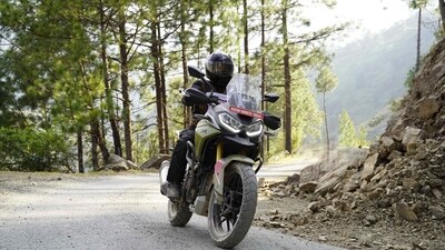 TVS Apache RTX has substantial road presence out on the road. TVS Apache RTX has substantial road presence out on the road.