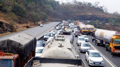 The situation has been particularly critical around Lonavla, where vehicles on the expressway and the old ghat section have been stuck for extended periods. (HT) The situation has been particularly critical around Lonavla, where vehicles on the expressway and the old ghat section have been stuck for extended periods. (HT)
