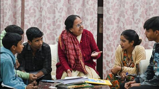Geeta Chibbar during one of her sessions in Gurugram on Thursday. (Parveen Kumar/HT)