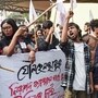 সমাবর্তনের দিন যাদবপুর বিশ্ববিদ্যালয়ে প্রতিবাদ। (ছবি সৌজন্যে এএনআই)