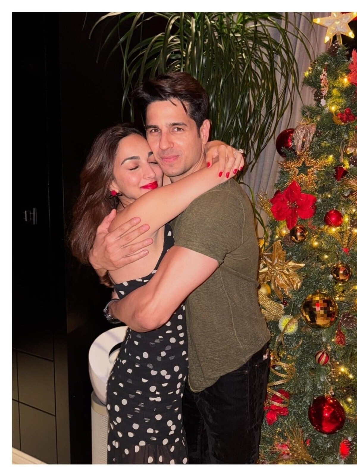 kiara advani christmas dress Posted @withrepost Kiara Advani Sleighing it in my Christmas red with my favourite @boat.nirvana. #PlugIntoNirvana and turn up the #Xmas vibes!