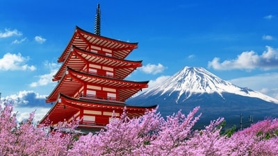 Whether you are a first-time traveller or a seasoned 'Japanophile', navigating the country requires a bit more preparation than you'd think. Here are the tips and hacks that can help. (Freepik) Whether you are a first-time traveller or a seasoned 'Japanophile', navigating the country requires a bit more preparation than you'd think. Here are the tips and hacks that can help. (Freepik)