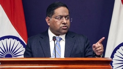 ‘পলাতক’ ললিত-বিজয়ের ভাইরাল ভিডিয়ো নিয়ে কী বলল দিল্লি? কোন ইস্যুতে MEAর টার্গেটে কানাডা? (ANI Video Grab) (ANI Video Grab) ‘পলাতক’ ললিত-বিজয়ের ভাইরাল ভিডিয়ো নিয়ে কী বলল দিল্লি? কোন ইস্যুতে MEAর টার্গেটে কানাডা? (ANI Video Grab) (ANI Video Grab)