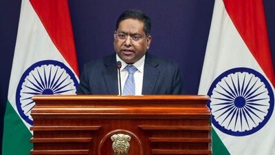 চাপ বাড়ল ইউনুস সরকারের ওপর! বাংলাদেশে হিন্দু যুবকের খুন ঘিরে ফের সরব দিল্লি! ‘গভীর উদ্বেগ’ প্রকাশ করে MEA কী বলছে? (ANI Video Grab) চাপ বাড়ল ইউনুস সরকারের ওপর! বাংলাদেশে হিন্দু যুবকের খুন ঘিরে ফের সরব দিল্লি! ‘গভীর উদ্বেগ’ প্রকাশ করে MEA কী বলছে? (ANI Video Grab)