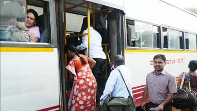 Election duty staff leaving to join their duties at designated places (UNI)