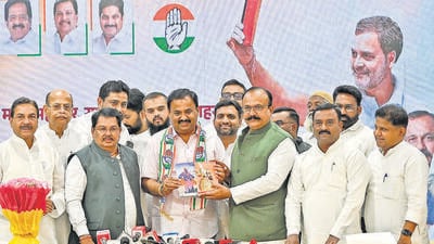 Mumbai, India. Dec 26, 2025 - Prashant Jagtap, President of the Pune National Congress Party (NCP), Sharad Pawar faction, and former Mayor of Pune, joined the Congress party in the presence of Maharashtra State Congress President Harshwardhan Sakpal, Congress leader Viajay Wadattiwar, and other leaders at Tilak Bhavan in Mumbai, India. Dec 26, 2025. (Photo by Raju Shinde/HT Photo) (Raju Shinde) Mumbai, India. Dec 26, 2025 - Prashant Jagtap, President of the Pune National Congress Party (NCP), Sharad Pawar faction, and former Mayor of Pune, joined the Congress party in the presence of Maharashtra State Congress President Harshwardhan Sakpal, Congress leader Viajay Wadattiwar, and other leaders at Tilak Bhavan in Mumbai, India. Dec 26, 2025. (Photo by Raju Shinde/HT Photo) (Raju Shinde)