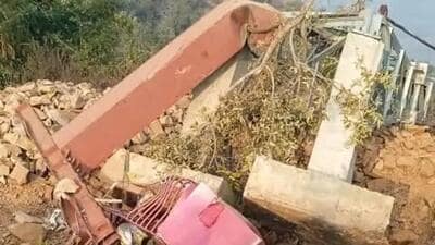 The incident occurred when the ropeway from Rohtas block to Rohtasgarh Fort and Rohiteshwar Dham gave way along with an attached tower. The incident occurred when the ropeway from Rohtas block to Rohtasgarh Fort and Rohiteshwar Dham gave way along with an attached tower.