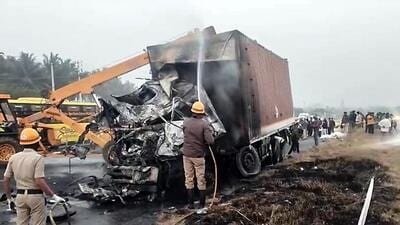 The site of the accident in Chitradurga on Thursday. (ANI) The site of the accident in Chitradurga on Thursday. (ANI)