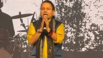 SInger Kailash Kher storms off Gwalior concert amid crowd chaos: Stop behaving like animals SInger Kailash Kher storms off Gwalior concert amid crowd chaos: Stop behaving like animals