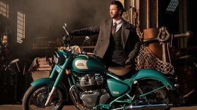 Royal Enfield Classic 650 shares its engine with other 650 cc motorcycles whereas the chassis comes from the Super Meteor 650 and Shotgun 650. Royal Enfield Classic 650 shares its engine with other 650 cc motorcycles whereas the chassis comes from the Super Meteor 650 and Shotgun 650.