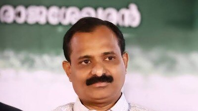 తిరువనంతపురం మేయర్గా వీవీ రాజేష్: 45 ఏళ్ల వామపక్ష కోటలో కాషాయ జెండా తిరువనంతపురం మేయర్గా వీవీ రాజేష్: 45 ఏళ్ల వామపక్ష కోటలో కాషాయ జెండా