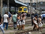 Mumbai, India. Apr 17, 2025: School Students and pedestrians were crossing the railway track near Mahim Railway Station after Western Railway closed the foot overbridge (FOB) for repair. Mumbai, India. Apr 17, 2025. (Photo by Raju Shinde/HT Photo) (Hindustan Times)