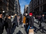 New Year's Day 2026: Retailers like Target and Walmart will operate, but mail services, FedEx, and UPS will not deliver. New Year's Day 2026: Retailers like Target and Walmart will operate, but mail services, FedEx, and UPS will not deliver.