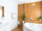 Your bathroom too can look stunning with the help of a few tweaks. (Picture credit: Freepik)