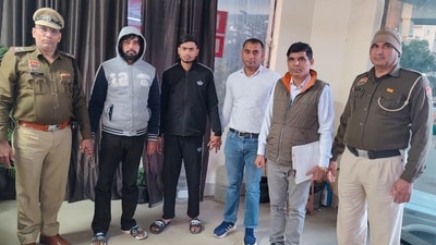 The Crime Branch team of Sector 40 arrested suspects Tushar (25) and Shubham alias Johnny (24) for allegedly shooting a 25-year-old woman at a club after she refused a marriage proposal, on MG Road near Sahara Mall, in Gurugram, India, on Friday, 26 December 2025. (Sourced) The Crime Branch team of Sector 40 arrested suspects Tushar (25) and Shubham alias Johnny (24) for allegedly shooting a 25-year-old woman at a club after she refused a marriage proposal, on MG Road near Sahara Mall, in Gurugram, India, on Friday, 26 December 2025. (Sourced)
