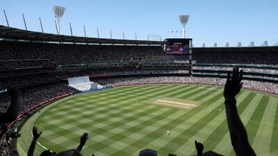 Fans cheer as England's Ben Duckett is dismissed during the second day of the fourth Ashes cricket Test match between Australia and England at the Melbourne Cricket Ground (MCG) in Melbourne on December 27, 2025. (Photo by Martin KEEP / AFP) / -- IMAGE RESTRICTED TO EDITORIAL USE - STRICTLY NO COMMERCIAL USE -- (AFP) Fans cheer as England's Ben Duckett is dismissed during the second day of the fourth Ashes cricket Test match between Australia and England at the Melbourne Cricket Ground (MCG) in Melbourne on December 27, 2025. (Photo by Martin KEEP / AFP) / -- IMAGE RESTRICTED TO EDITORIAL USE - STRICTLY NO COMMERCIAL USE -- (AFP)