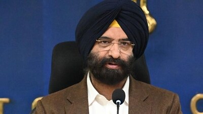 "You will not get petrol anywhere without a PUCC certificate until next orders," Sirsa said. (HT Photo/ Raj K Raj) "You will not get petrol anywhere without a PUCC certificate until next orders," Sirsa said. (HT Photo/ Raj K Raj)