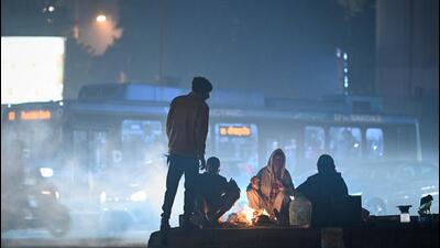 Delhi recorded a minimum temperature of 7.6 degrees Celsius (°C) on the day. (Sanchit Khanna/HT Photo) Delhi recorded a minimum temperature of 7.6 degrees Celsius (°C) on the day. (Sanchit Khanna/HT Photo)
