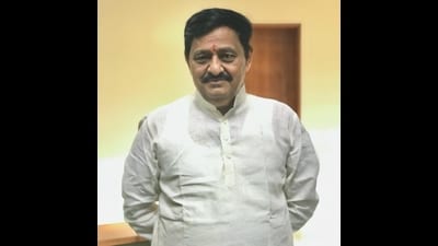 Senior Bharatiya Janata Party (BJP) leader and MLA Subhash Deshmukh has warned his own party amid growing discontent among long-serving workers over candidature allocation ahead of the upcoming civic elections in Solapur. (HT) Senior Bharatiya Janata Party (BJP) leader and MLA Subhash Deshmukh has warned his own party amid growing discontent among long-serving workers over candidature allocation ahead of the upcoming civic elections in Solapur. (HT)