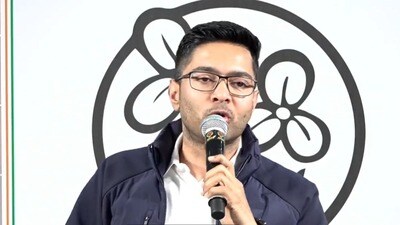 এসআইআর নিয়ে নির্বাচন কমিশনকে আক্রমণ অভিষেক বন্দ্যোপাধ্যায়ের।