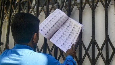 মৃত নিমাইয়ের বাবার নাম ২০০২ সালের ভোটার তালিকায় ছিল। (HT_PRINT)