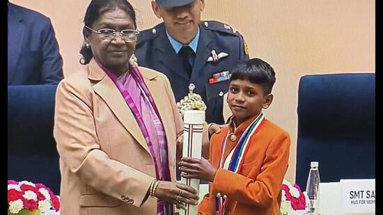 Ajay Raj received the Pradhan Mantri Rashtriya Bal Puraskar from President Droupadi Murmu on Friday for his bravery in rescuing his father from a crocodile attack. (Sourced)