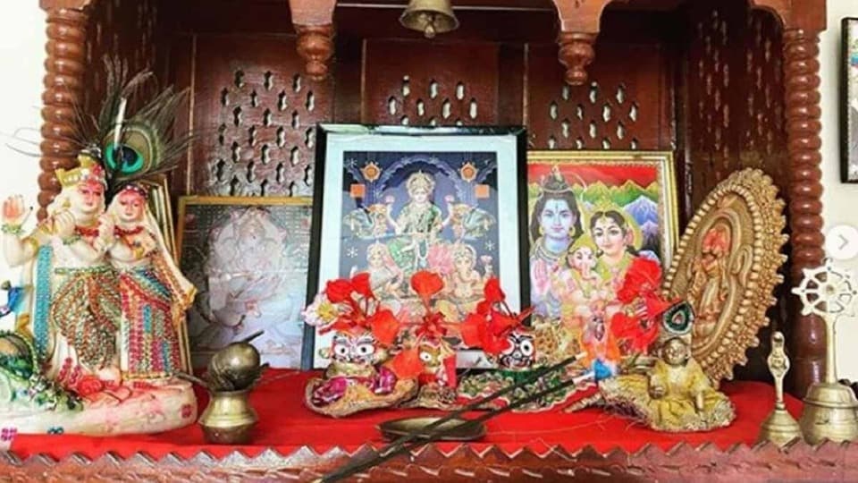 এই সব দেবতার মূর্তি একসঙ্গে রাখা নিষেধ! ফল হতে পারে মারাত্মক