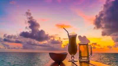 Varkala’s best cliff‑side cafes offer everything from great views to vegan feasts. (Freepik) Varkala’s best cliff‑side cafes offer everything from great views to vegan feasts. (Freepik)