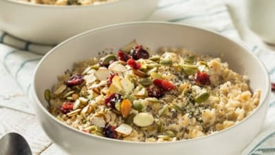 Warm Chia Oat Porridge Recipe (Freepik) Warm Chia Oat Porridge Recipe (Freepik)