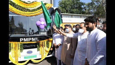 The PMPML administration is also focusing on reducing passenger waiting time, which currently averages around 20 minutes. (HT) The PMPML administration is also focusing on reducing passenger waiting time, which currently averages around 20 minutes. (HT)