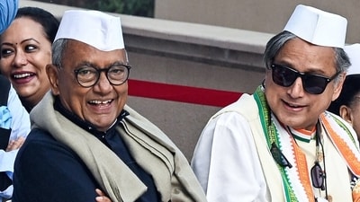 Digvijaya Singh's remark got backing from Congress leader Shashi Tharoor (PTI) Digvijaya Singh's remark got backing from Congress leader Shashi Tharoor (PTI)