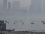 Parts of the city remained wrapped in haze on Sunday (Satish Bate/ Hindustan Times) Parts of the city remained wrapped in haze on Sunday (Satish Bate/ Hindustan Times)