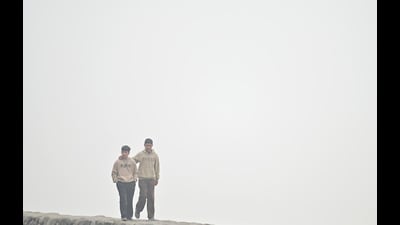 Maximum temperature fell from 21.7°C on Sunday to 16.7°C on Monday, the lowest it has gone this season. (Ravi Kumar/HT) Maximum temperature fell from 21.7°C on Sunday to 16.7°C on Monday, the lowest it has gone this season. (Ravi Kumar/HT)